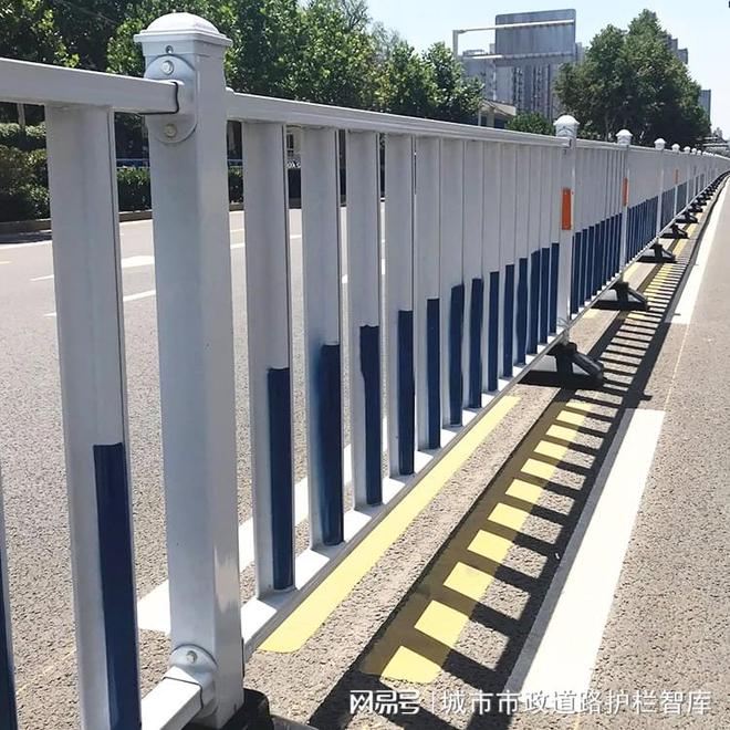 护栏：城市交通的双面镜不朽情缘mg市政道